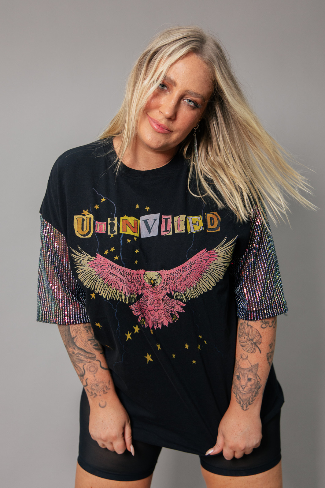 T-SHIRT VINTAGE MANGAS PAETÊS FURTACOR UNINVITED