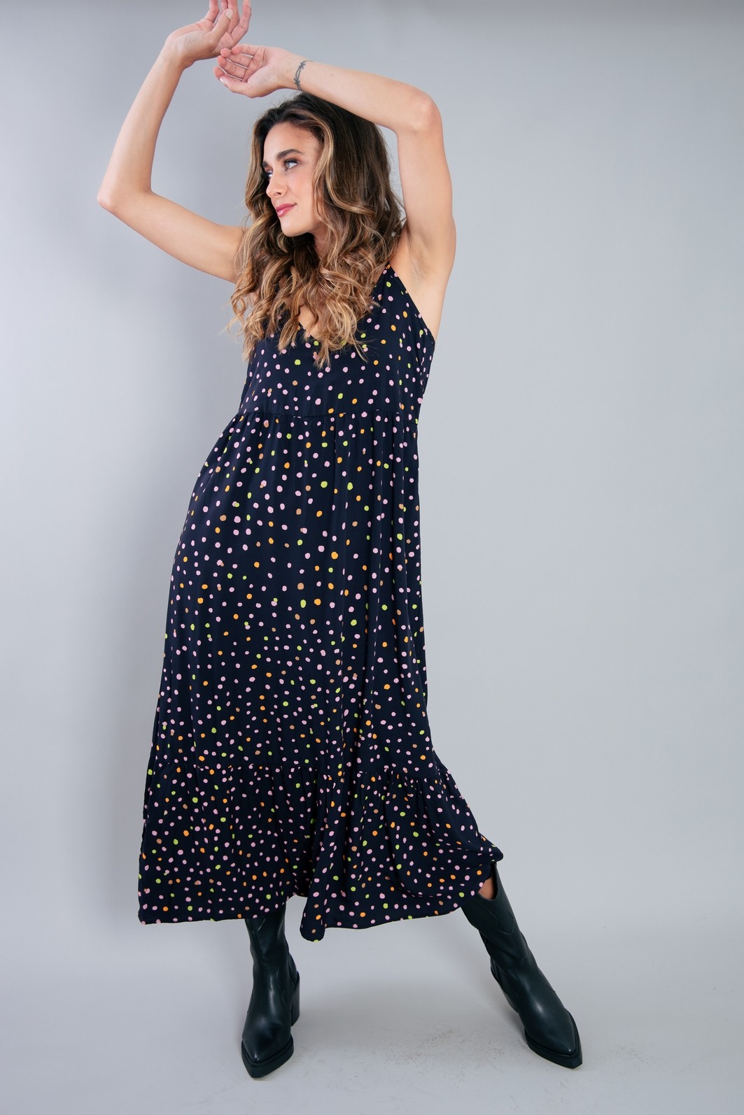 VESTIDO LONGO AMPLO DE ALCINHA POÁ COLORIDO VESTIDO LONGO AMPLO DE ALCINHA POÁ COLORIDO