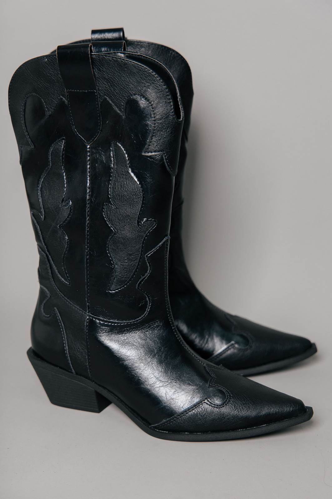 BOTA WESTERN COM BORDADO PRETA BOTA WESTERN COM BORDADO PRETA