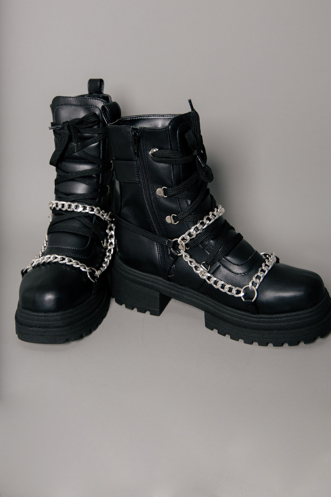 COTURNO COM FIVELAS E CORRENTES COTURNO COM FIVELAS E CORRENTES