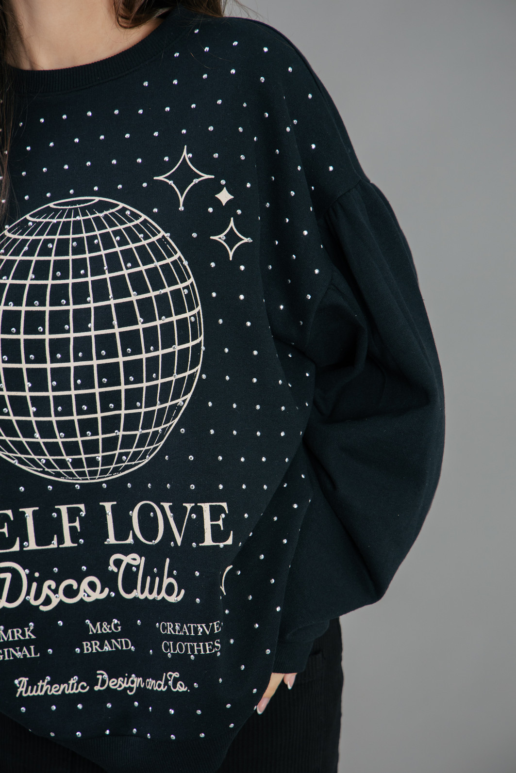 CASACO DE MOLETOM PRETO SELF LOVE COM TACHAS CASACO DE MOLETOM PRETO SELF LOVE COM TACHAS