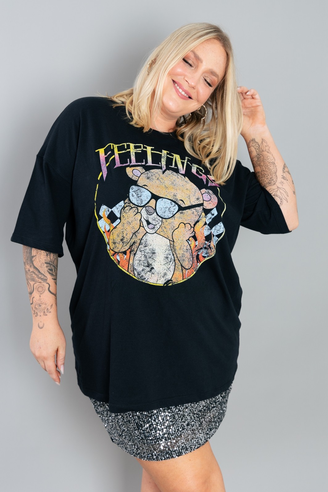 CAMISETA T-SHIRT OVERSIZED PRETA FEELINGS CAMISETA T-SHIRT OVERSIZED PRETA FEELINGS
