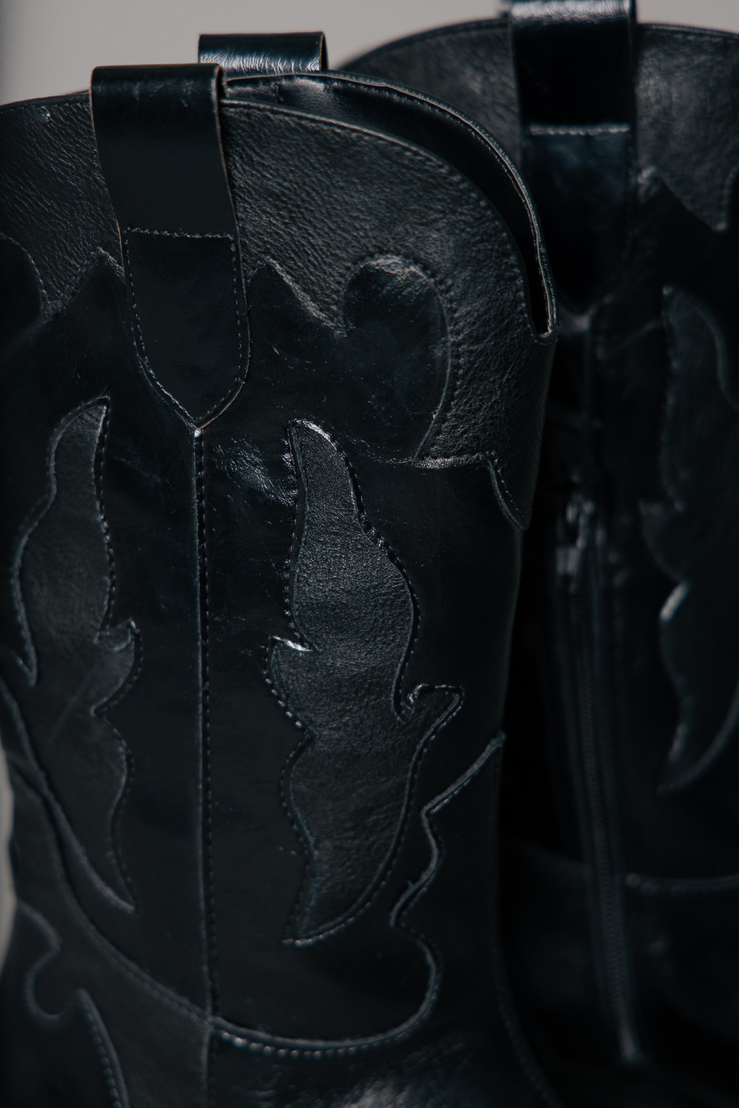 BOTA WESTERN COM BORDADO PRETA BOTA WESTERN COM BORDADO PRETA