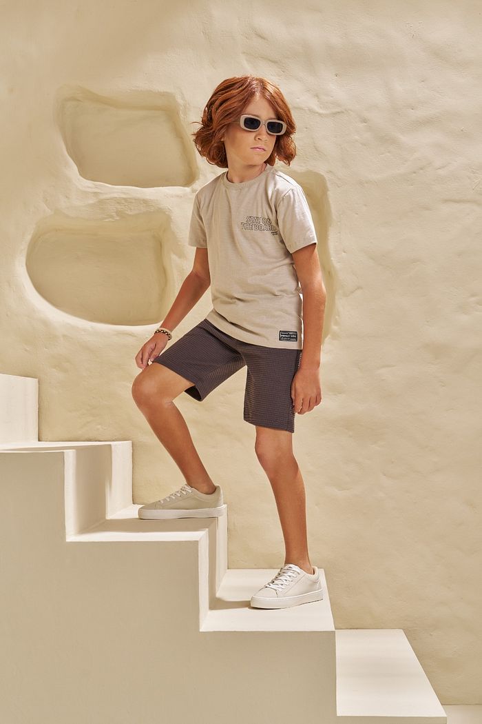 CONJUNTO T-SHIRT EM FLAMÊ E BERMUDA EM MALHA WAFFLE