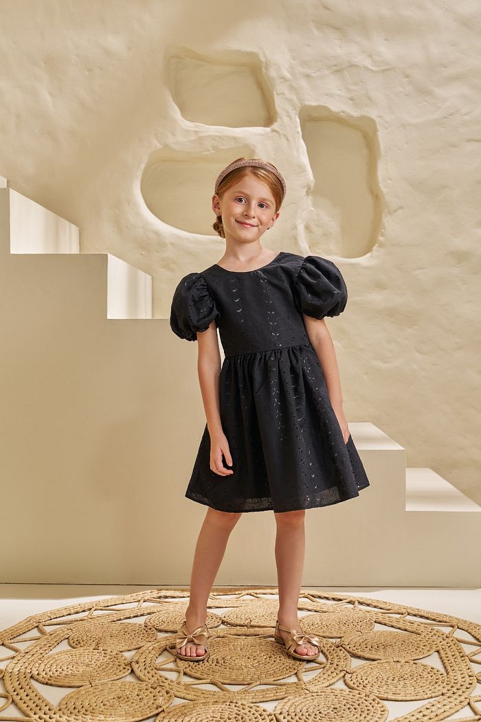 VESTIDO EM TECIDO BORDADO