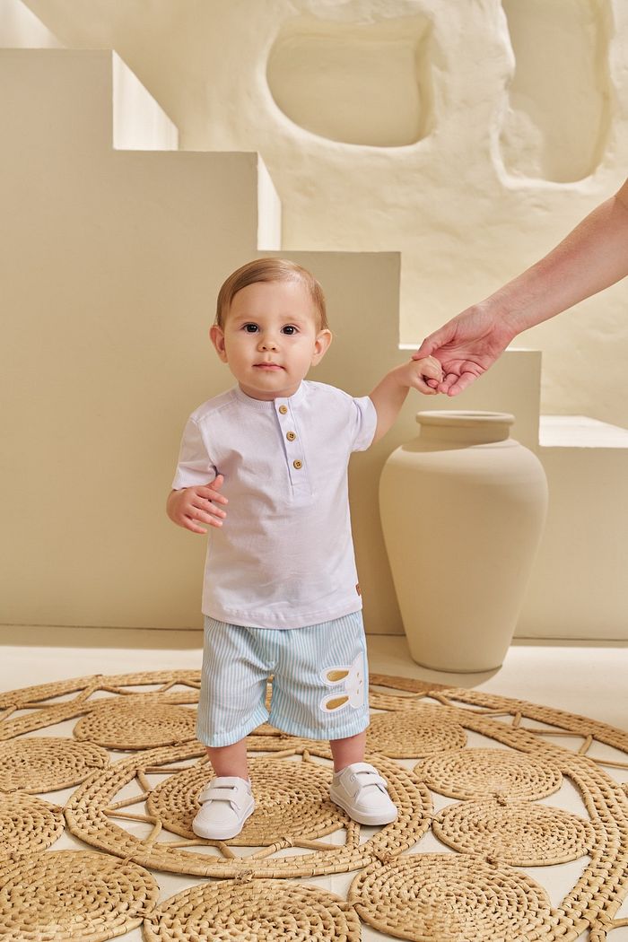 CONJUNTO T-SHIRT EM MEIA MALHA E SHORT EM TECIDO STRIPE MIX