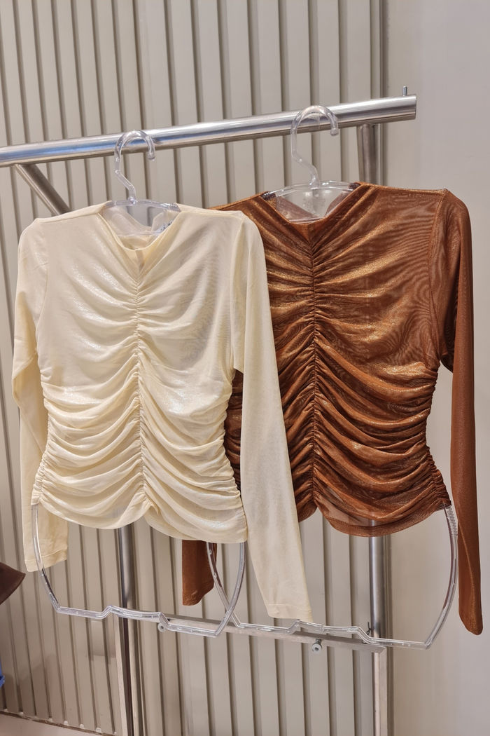 Blusa Manga Longa Drapeada Tule com Brilho 2 Cores