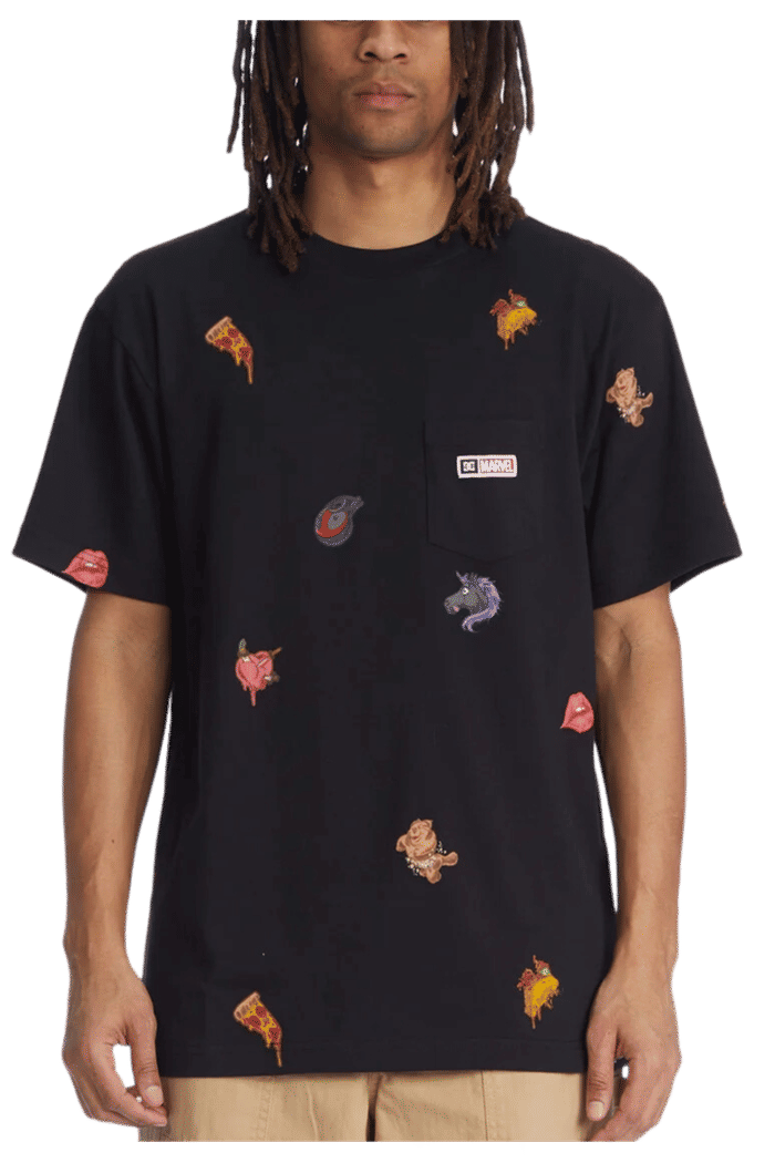 Camiseta DC Shoes X DeadPool Marvel All Over Pocket Black