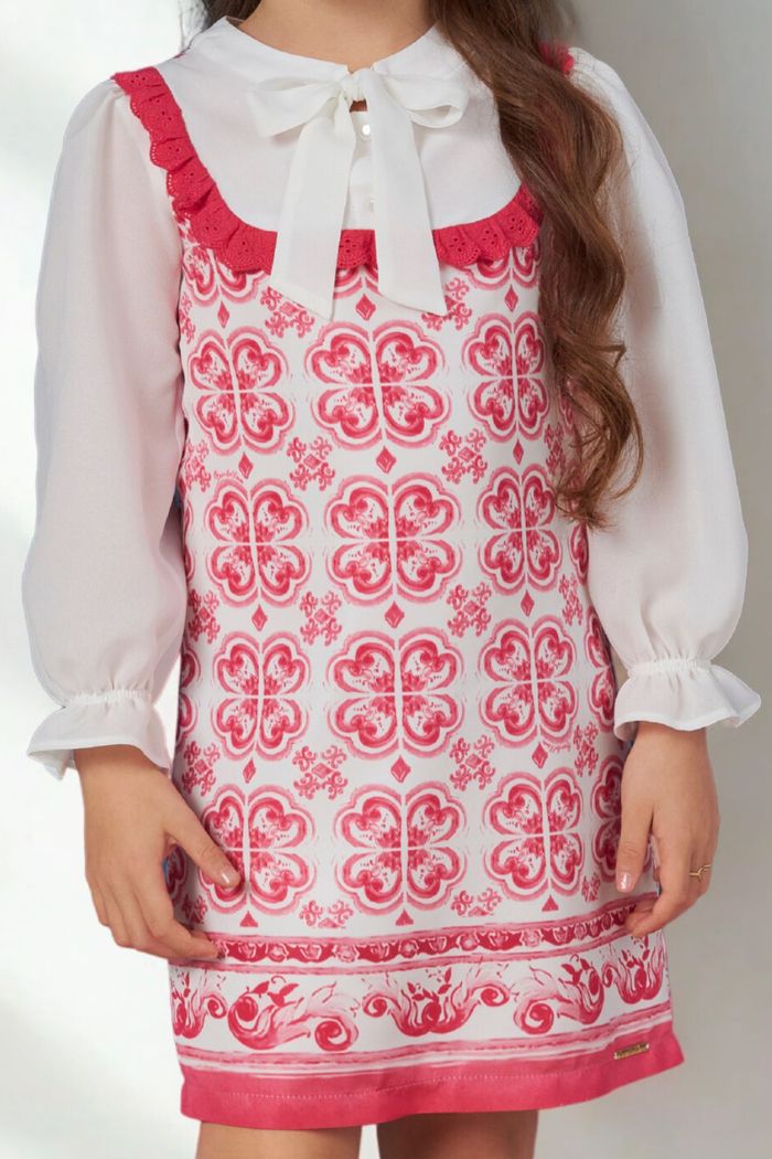 Vestido estampado rosa e branco