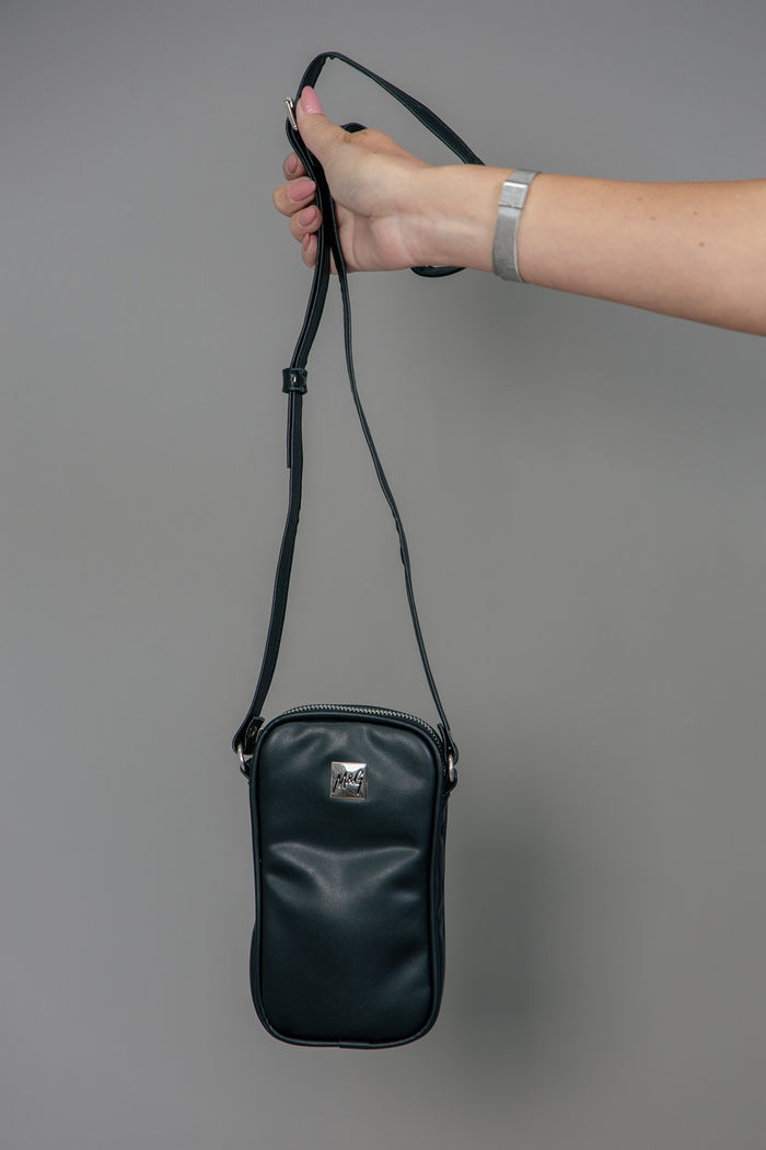 BOLSA PORTA CELULAR PRETA