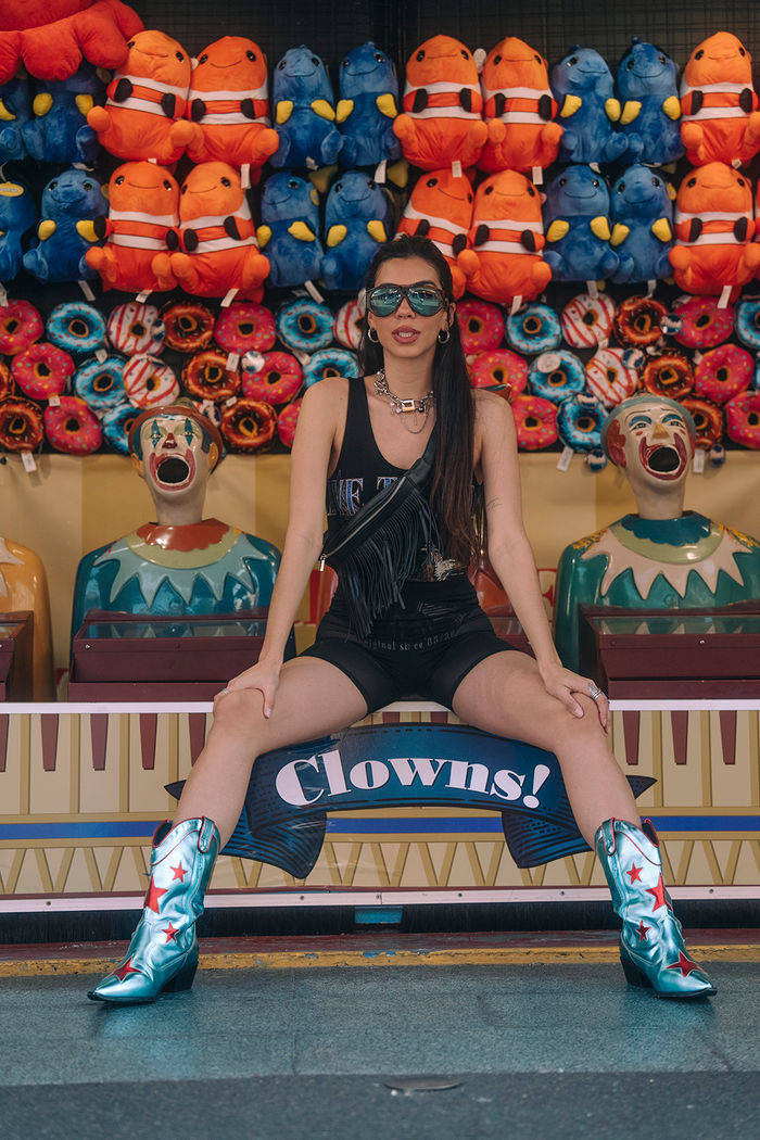 POCHETE NAPA PRETA COM FRANJAS