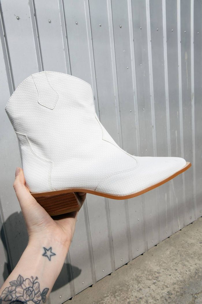 BOTA WESTERN CANO BAIXO BRANCA