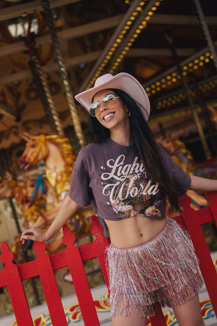 CAMISETA CROPPED AMEIXA COM ARGOLA LIGHT