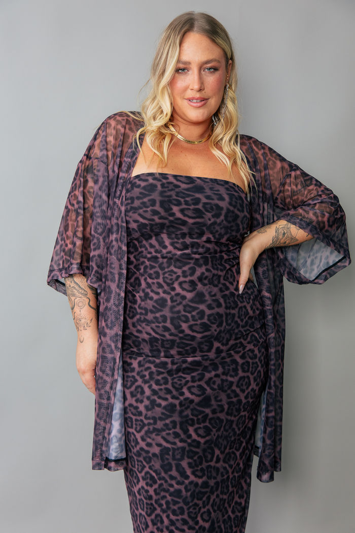 KIMONO EM TULE ESTAMPADO DE ONÇA ROSA