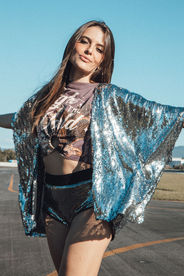 KIMONO DE PAETÊ DIFERENCIADO PRATA