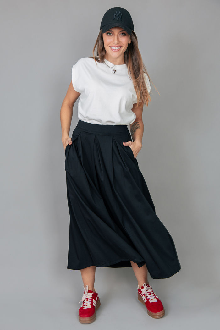 SAIA LONGA EVASÊ COM BOLSOS PRETA