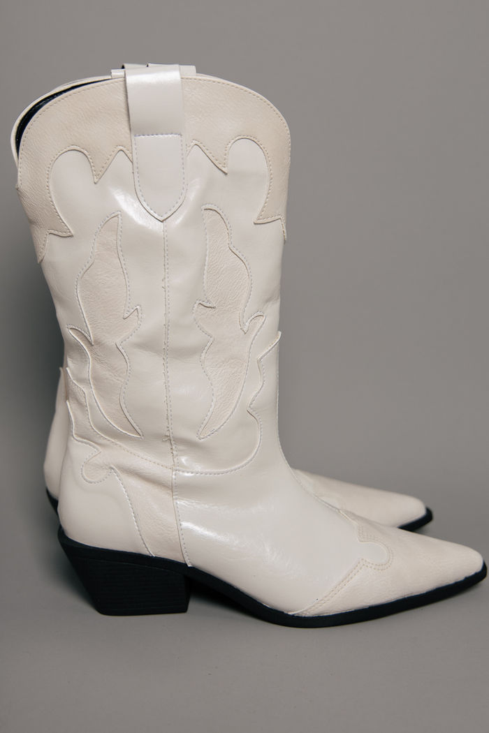 BOTA WESTERN COM BORDADO OFF WHITE