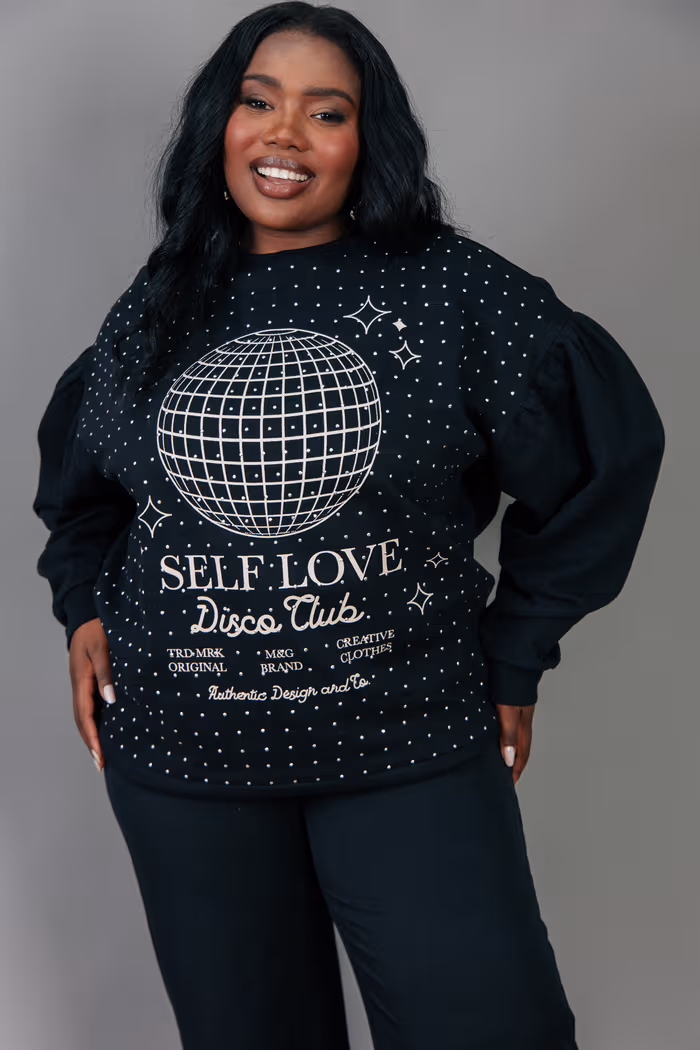 CASACO DE MOLETOM PRETO SELF LOVE COM TACHAS