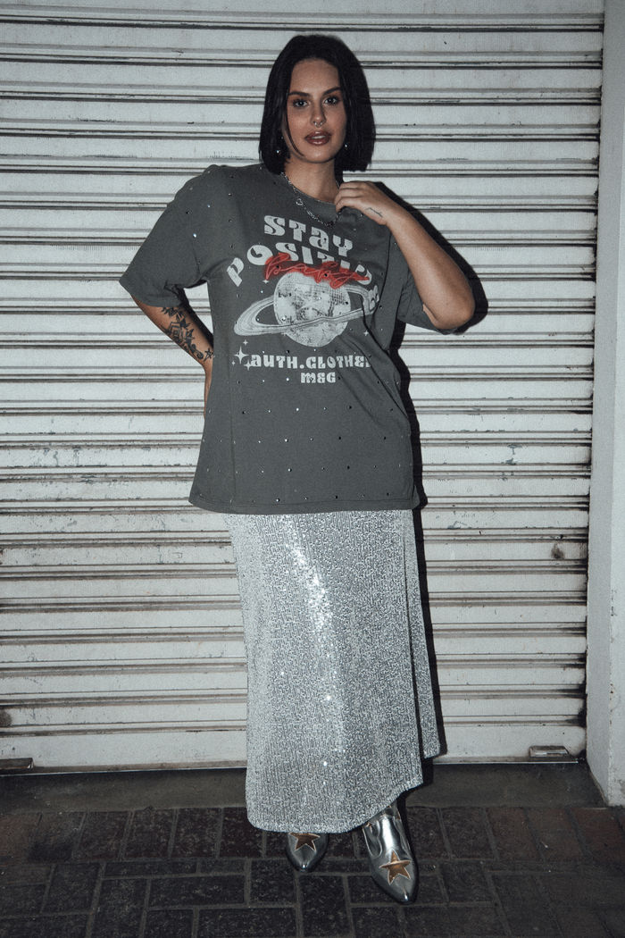 SAIA MIDI DE PAETÊ PRATA MILÃO