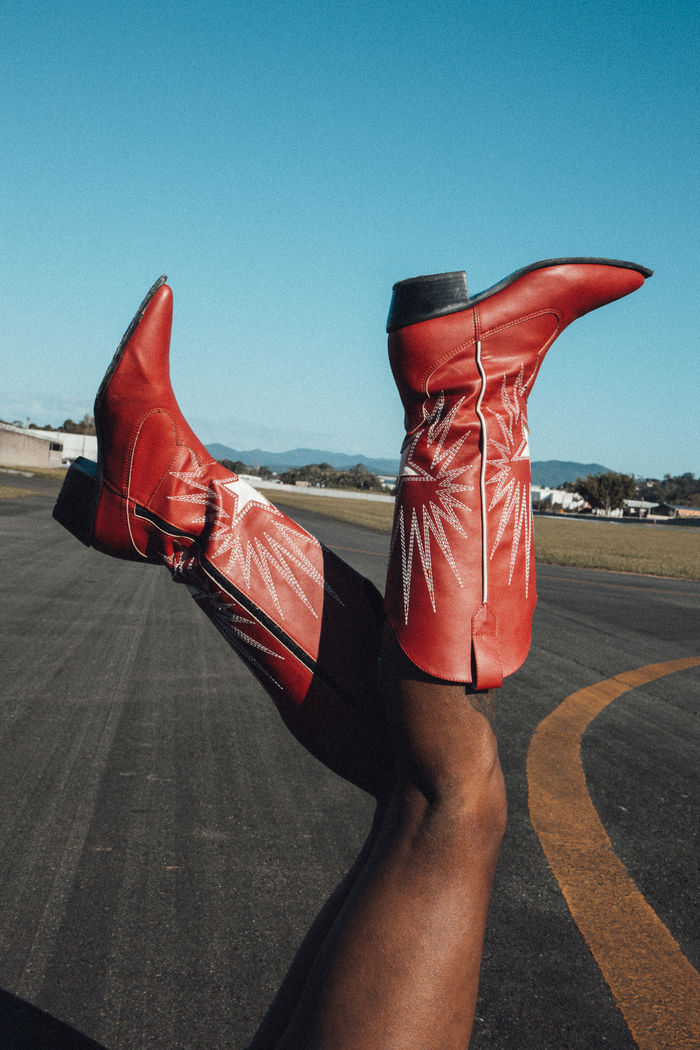 BOTA WESTERN BORDADA SPARKLE VERMELHA