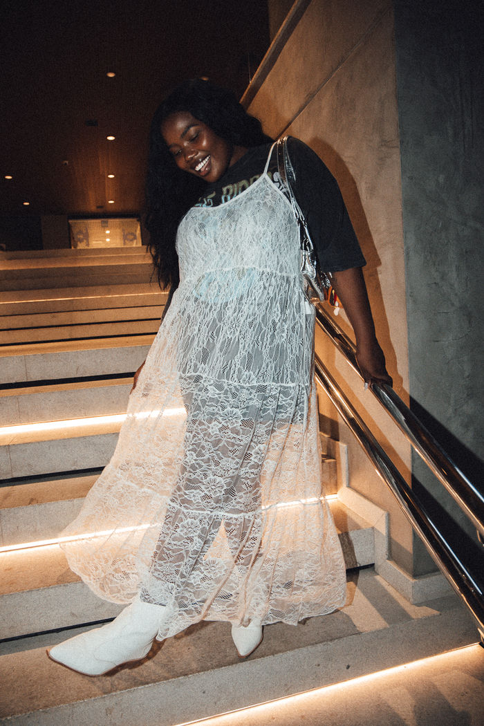 VESTIDO AMPLO DE RENDA OFF WHITE