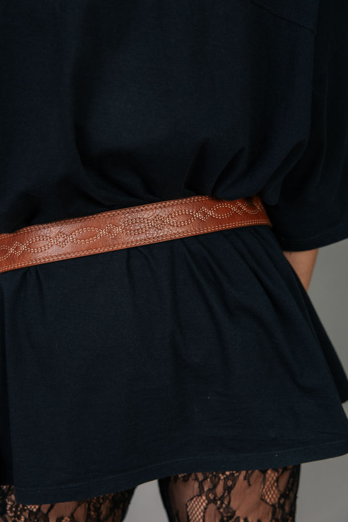 CINTO VINTAGE BOHO CARAMELO COM BORDADO