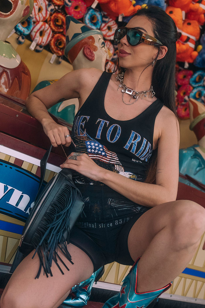 POCHETE NAPA PRETA COM FRANJAS