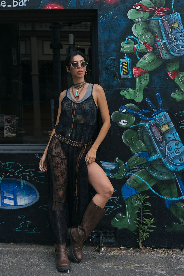 VESTIDO AMPLO RENDA PRETA