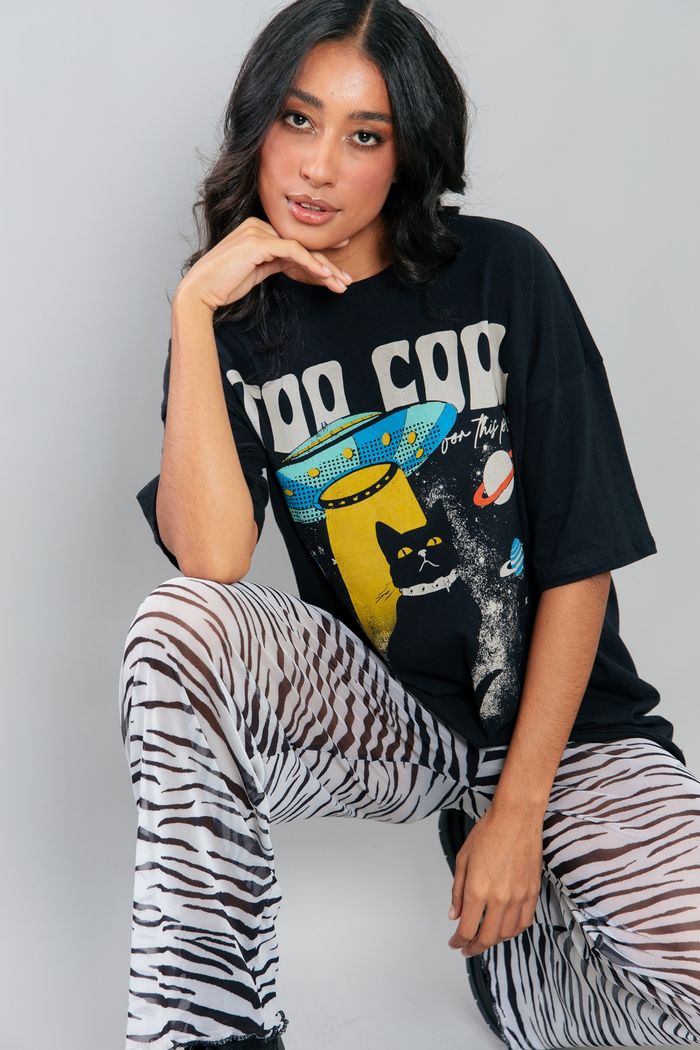 CAMISETA T-SHIRT OVERSIZED PRETA  TOO COOL