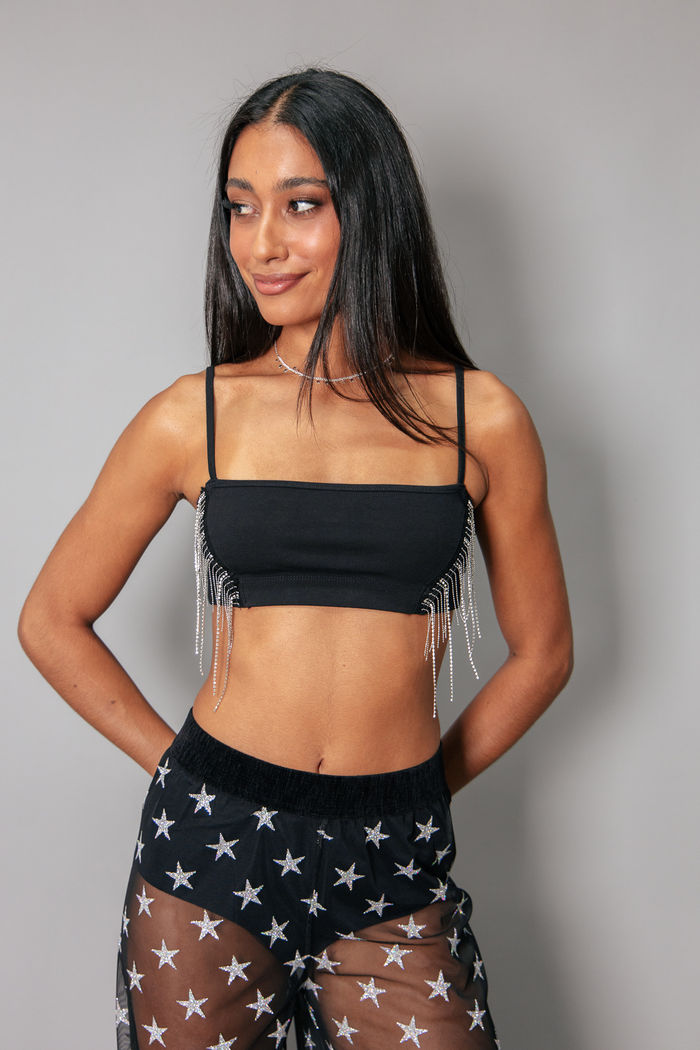 TOP PRETO COM FRANJAS DE METAL