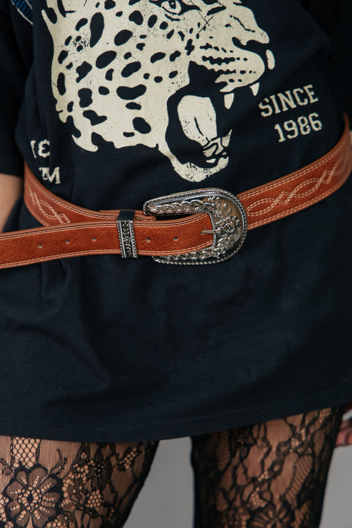 CINTO VINTAGE BOHO CARAMELO COM BORDADO