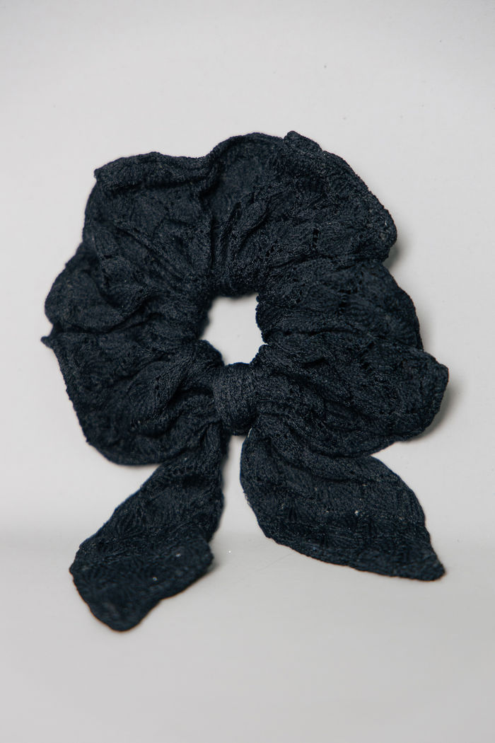 SCRUNCHIE RENDA PRETO