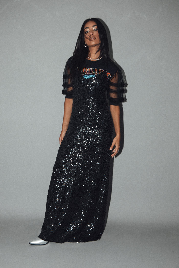 VESTIDO LONGO DE PAETÊ PRETO SOLTINHO