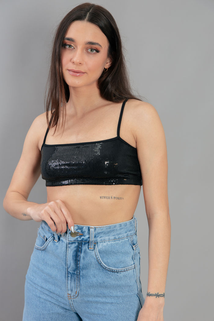 TOP RETO PRETO DE PAETÊ