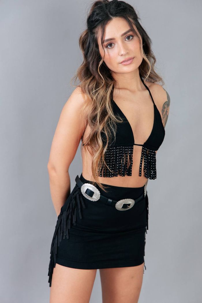 SAIA PRETA SUEDE COM FRANJAS