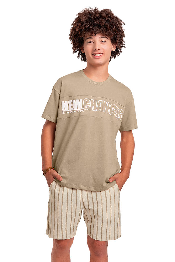 Conjunto camiseta com relevo em 3d e bermuda em moletinho