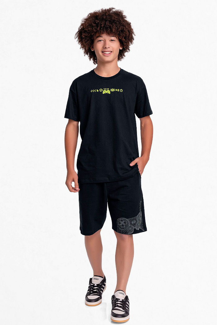 Conjunto camiseta game e bermuda em moletinho