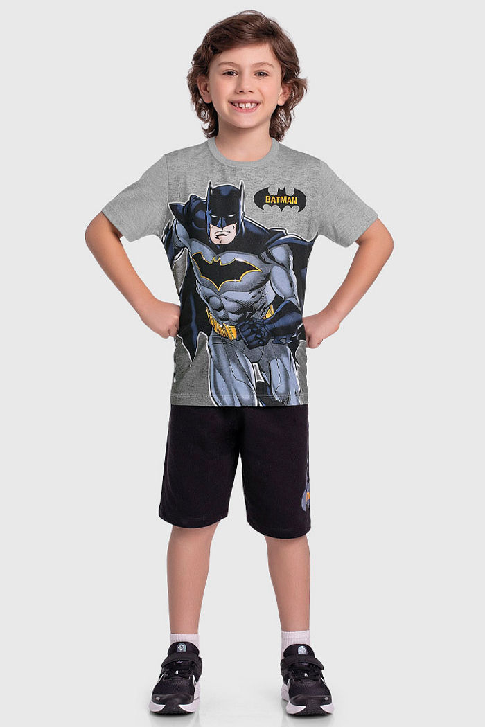 Conjunto camiseta batman e bermuda em moletinho