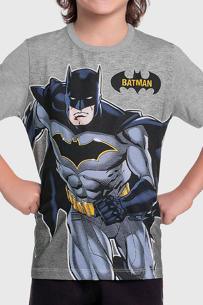 Conjunto camiseta batman e bermuda em moletinho