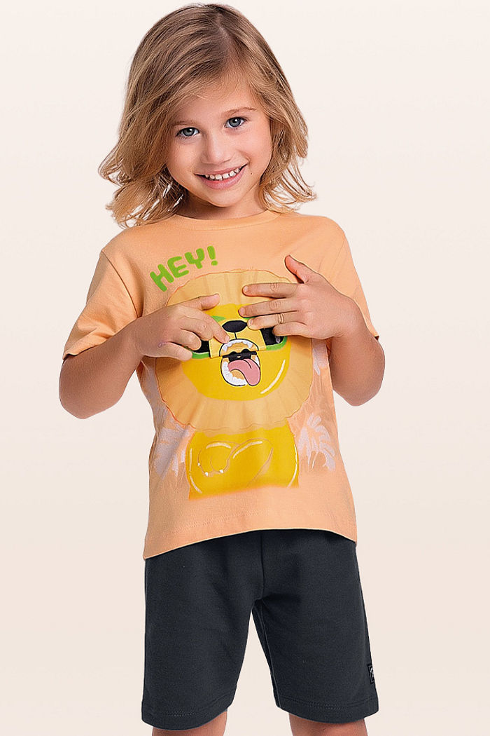 Conjunto camiseta e bermuda leão