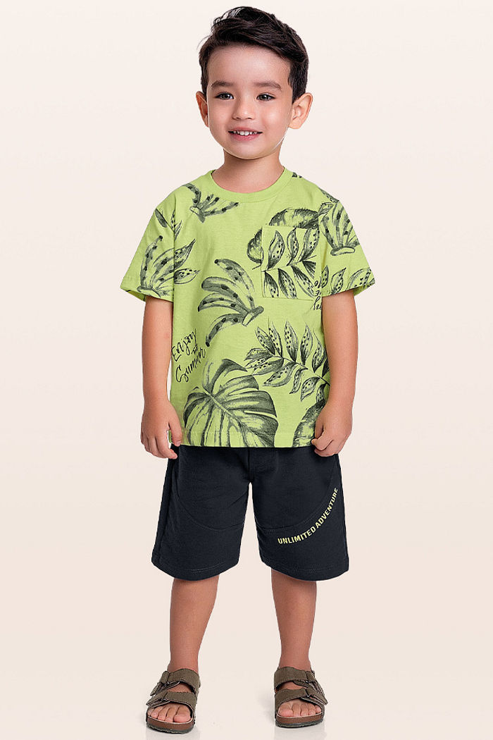 Conjunto camiseta e bermuda natureza