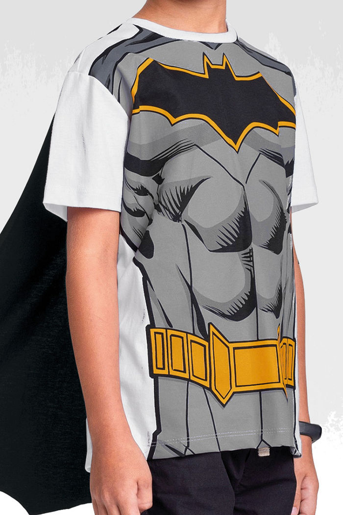 Camiseta com capa em mei malha batman