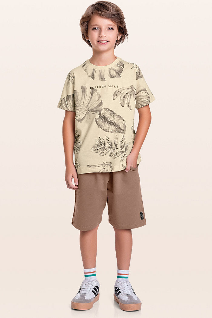 Conjunto camiseta e bermuda folhagem