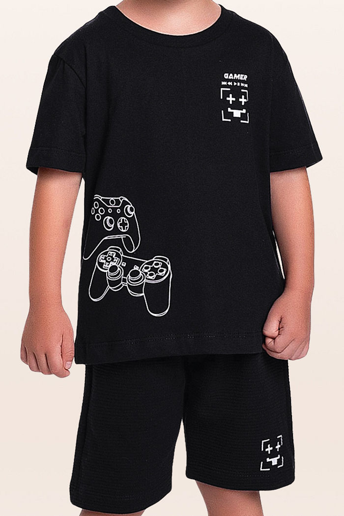 Conjunto camiseta e bermuda gamer