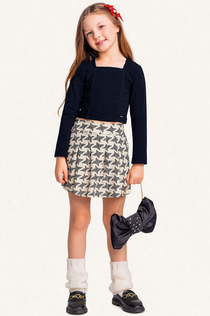 Conjunto blusa manga longa em cotton e short-saia em moletinho