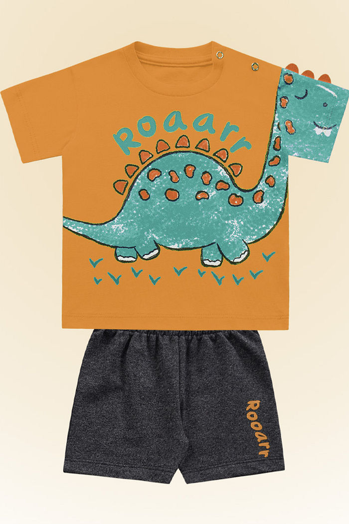 Conjunto camiseta em meia malha e bermuda em moletinho molinê