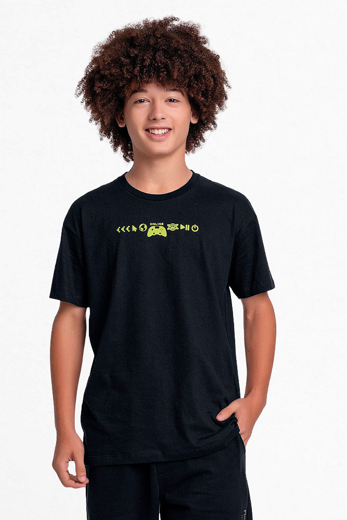 Conjunto camiseta game e bermuda em moletinho