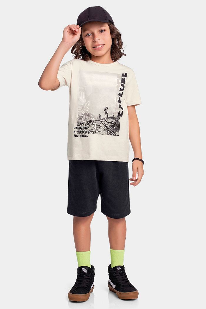 Conjunto camiseta explore e bermuda em moletinho