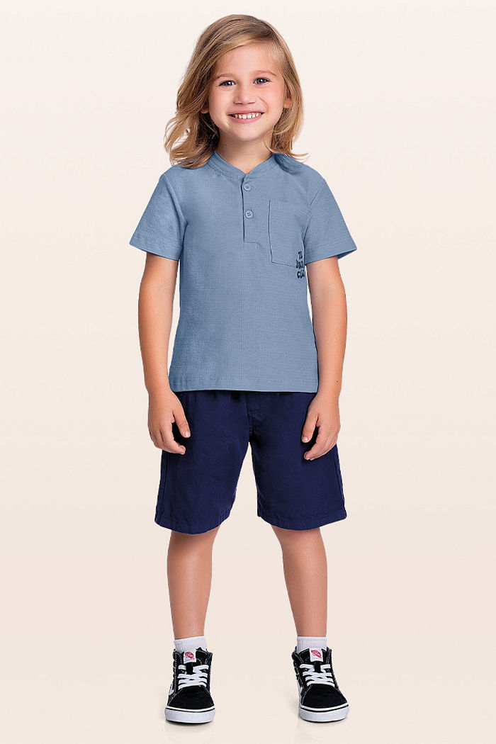 Conjunto camiseta com botão/bolso e bermuda