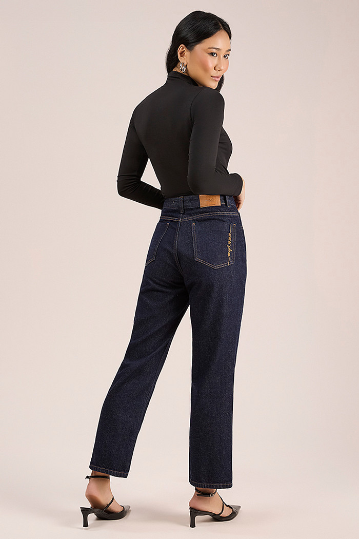 Calça reta em jeans